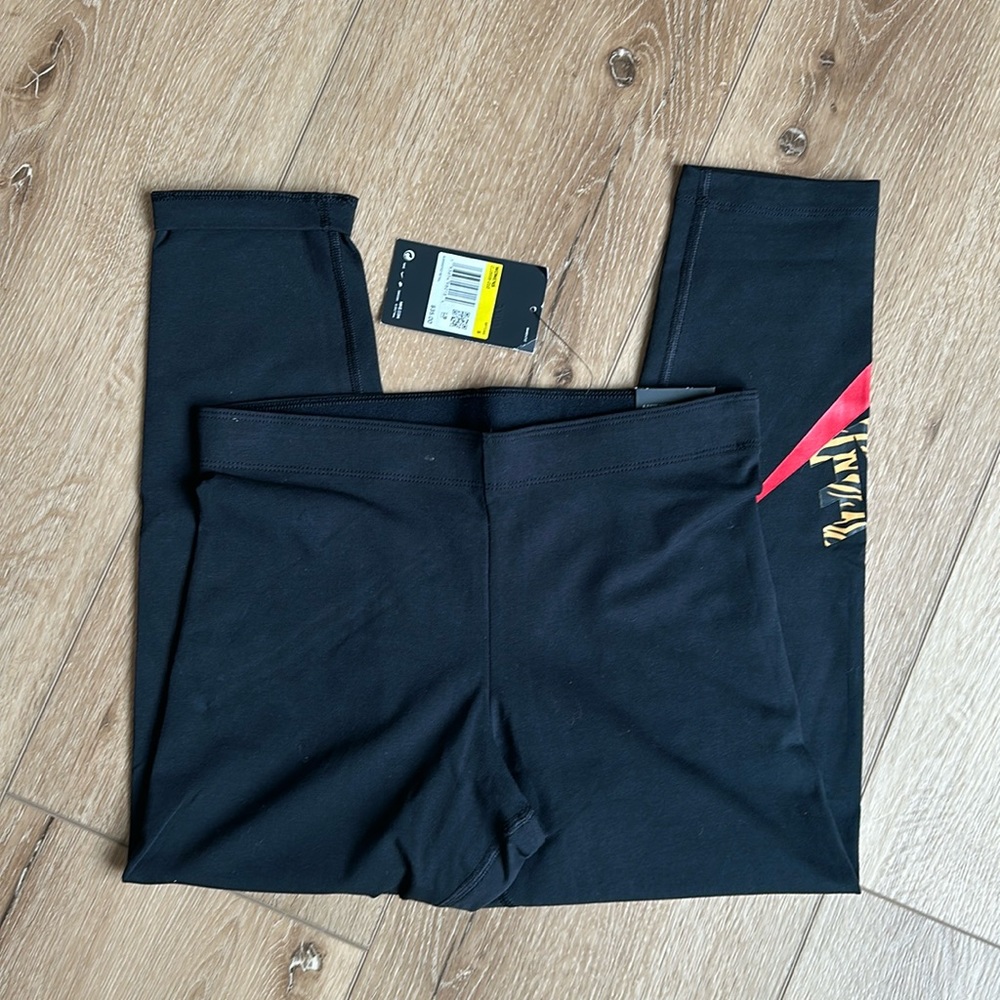 NWT Nike crop leggings